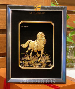 Quà tặng khách hàng doanh nghiệp - Tranh ngựa tài lộc dát vàng lá 24k